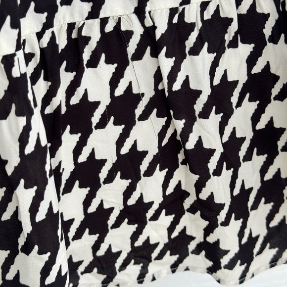 Alice + Olivia Black and White Long Sleeve Dress - Picture 12 of 14